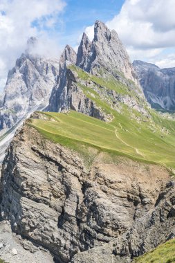 Dünyaca ünlü Seceda zirvesi Dolomite Alpleri, Güney Tyrol (Alto Adige), İtalya