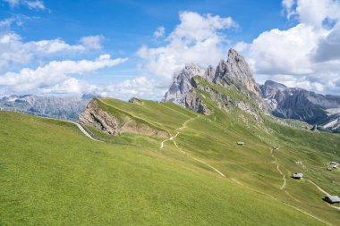 Dünyaca ünlü Seceda zirvesi Dolomite Alpleri, Güney Tyrol (Alto Adige), İtalya