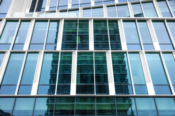 Szklana Ściana Zewnętrzna Budynku Wysokiego Wzrostu Jako Tło — Zdjęcie stockowe