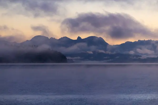 Belleza Natural Columbia Británica Con Montañas Mar Fotos de stock libres de derechos