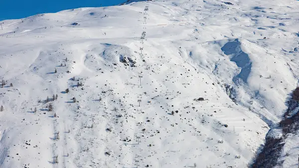 Arka Plan Olarak Kayak Kaldırma Ile Fransız Alp Yamacı - Stok İmaj