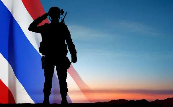 Σιλουέτα Ενός Στρατιώτη Ταϊλανδέζικη Σημαία Θέα Ηλιοβασίλεμα Πατριωτική Ιδέα Διανυσματικό — Διανυσματικό Αρχείο