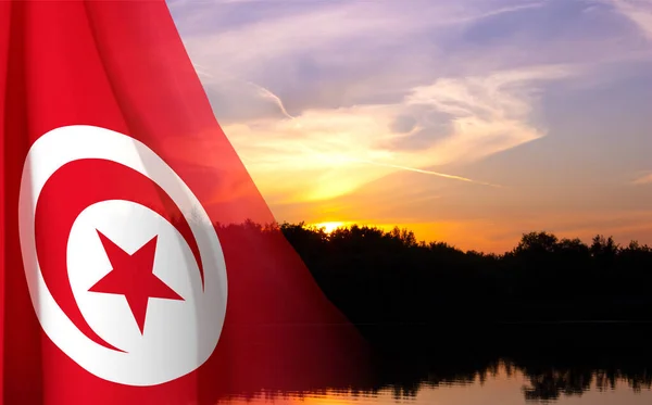 Bandeira Tunísia Contra Pôr Sol Fundo Patriótico — Fotografia de Stock