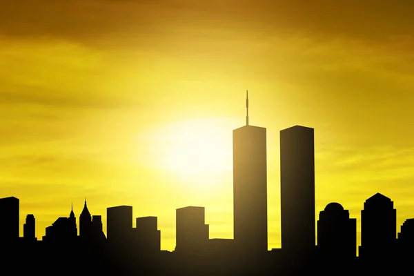 纽约天际线轮廓与双塔在夕阳西下 2001年11月9日美国爱国者日的旗帜 Eps10病媒 — 图库矢量图片