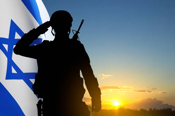 Sylwetka Żołnierza Izraelską Flagą Zachód Słońca Koncepcja Siły Zbrojne Izraela — Zdjęcie stockowe