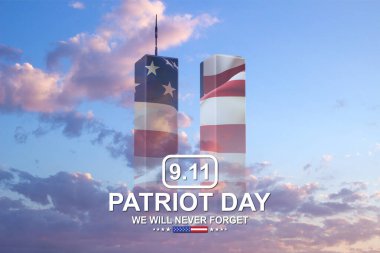 Bulutlu gün batımı gökyüzünün arka planında kulelerin silueti. 09.11.2001 Amerikan Vatanseverlik Günü afişi. Asla unutmayacağız.