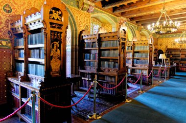 Victoria dönemi mimarı ve tasarımcısı William Burges tarafından tasarlanan kütüphane, Cardiff Castle, Cardiff, Güney Galler - 16 Ekim 2022