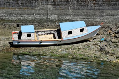 Golfo de Ancud 'daki balıkçı tekneleri - Şili' nin Göl Bölgesi 'ndeki Castro Körfezi, Chilo Adası. 16 Şubat 2014 - Castro, Şili, Güney Amerika