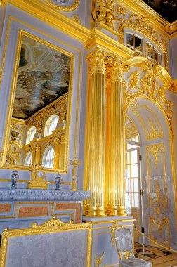 Tsarskoye Selo (Puşkin), St. Petersburg, Rusya 'nın Barok altın iç mimarisi. 24 Haziran 2011