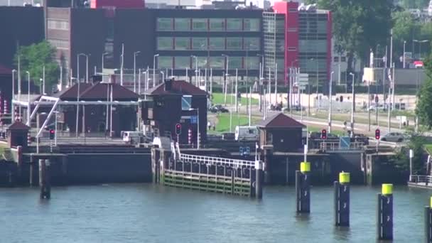 Hollandiában Rotterdamban Vontatóhajó Fröccsenő Víz Nieuwe Waterweg New Waterway Rotterdam — Stock videók