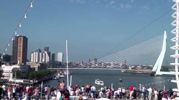Nizozemsko Rotterdam Vlečný Člun Stříkající Vodu Nieuwe Waterweg Nová Vodní — Stock video