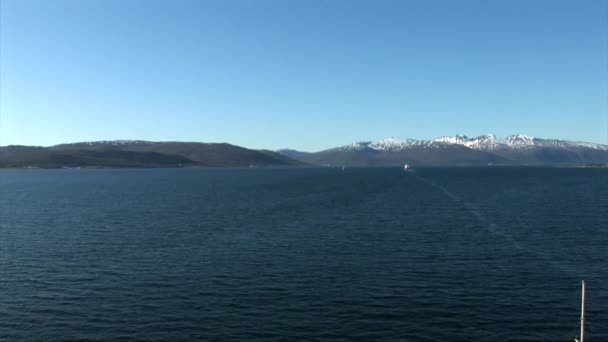 Noruega Região Tromso Navegando Dia Verão Através Dos Fiordes Noruegueses — Vídeo de Stock
