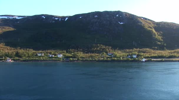 Norge Tromsregionen Seglar Sommardag Genom Norska Fjordarna Från Hamnen Tromsö — Stockvideo