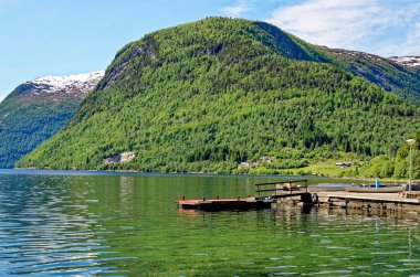 Norveç 'in güzel yaz günü manzarası - Geiranger - Norveç. Seyahat güzergahı Norveç 21.06.2012