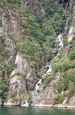 Norway Lysefjord Stavanger Teast, Hogsfjord 'un ötesinde. Saf kaya duvarları fiyorttan 3.000 feet yükseğe yükseliyor. Kürsü Kayası