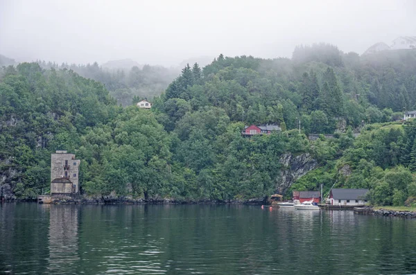Pobřeží Fjordu Blízkosti Bergenu Norsko Krajina Fjordů Zamračeném Dni Bergenu — Stock fotografie