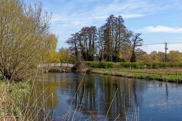 Paisagem Primavera Inglesa Com River Avon Bristol Avon Upper Woodford — Fotografia de Stock
