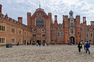 Üs Sarayı manzaralı, Hampton Court Sarayı, İngiltere 'nin Thames kasabasındaki Richmond kasabasında bir kraliyet sarayı. 22 Nisan 2023