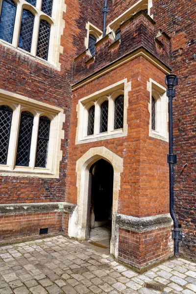 Porta Rústica Arqueada Uma Parede Pedra Hampton Court Palace Surrey — Fotografia de Stock
