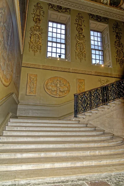 リッチモンドのハンプトン コート宮殿にある王の階段は イギリス ロンドン サリー州 テムズ川沿いにある 2023年4月22日 — ストック写真