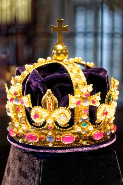 Корона Короля Генріха Каплиці Роял Палаці Гемптон Корт Річмонд Темзі — стокове фото