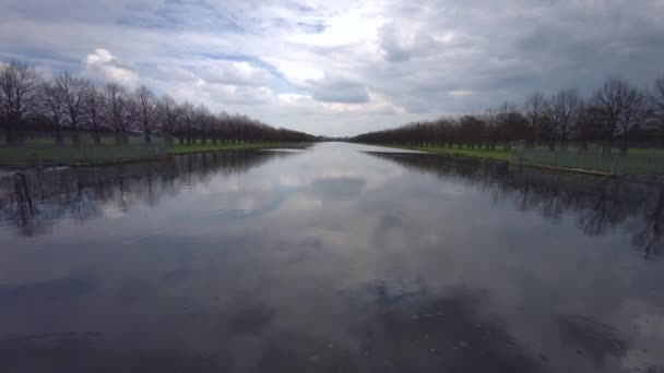 Long Water Hampton Court Palace Surrey Londen Engeland Verenigd Koninkrijk — Stockvideo