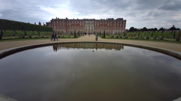 Hampton Sarayı Nın Resmi Bahçeleri Pınarı Surrey Londra Ngiltere Birleşik — Stok video