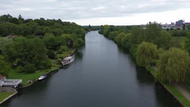 Flygfoto Över Floden Thames Visar Caversham Och Omgivande Landsbygden Reading — Stockvideo