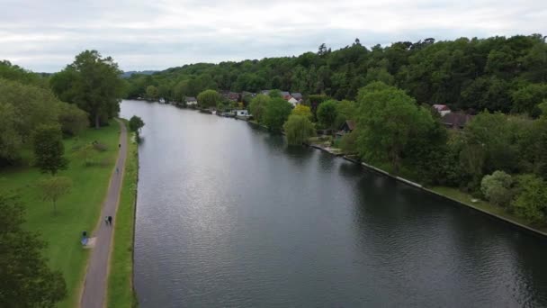 Flygfoto Över Floden Thames Visar Caversham Och Omgivande Landsbygden Reading — Stockvideo