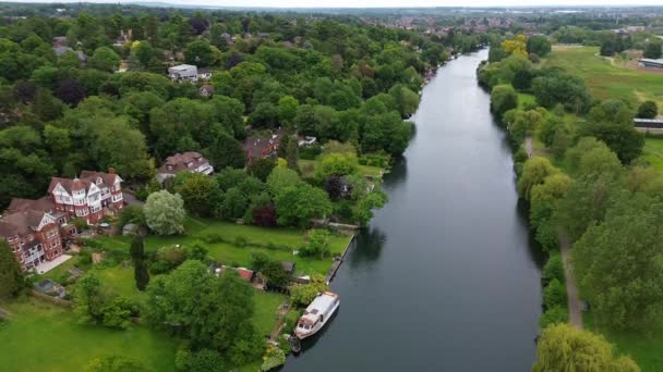 Thames Nehri Nin Karşısındaki Hava Manzarası Caversham Çevresindeki Reading Berkshire — Stok video