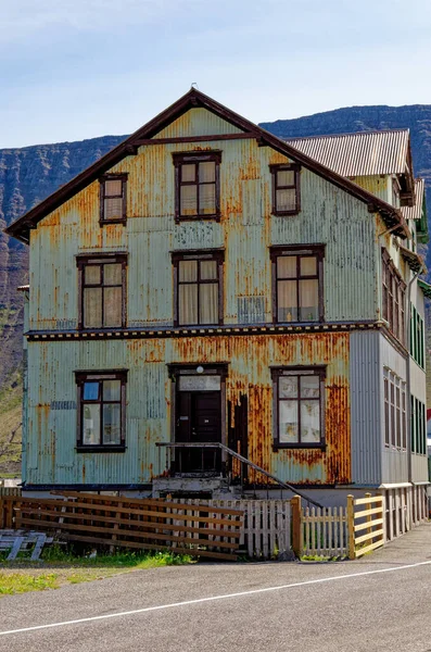 Casa Nella Città Isafjordur Nei Fiordi Occidentali Dell Islanda Isafjordur — Foto Stock