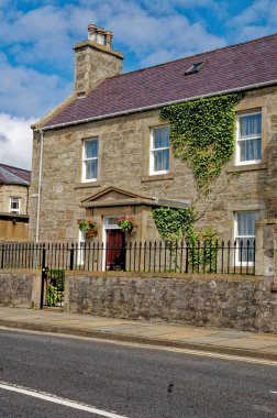 Lerwick Town sokak sahnesi, Shetland Adaları, İskoçya. Shetland takımadalarının ana kasaba ve limanı, İskoçya - 18 Temmuz 2012