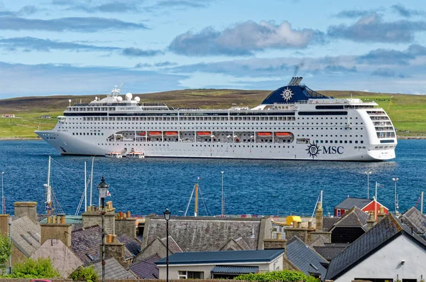 Msc Lirica Cruise Ship Lerwick Shetlandské Ostrovy Skotsko Července 2012 — Stock fotografie