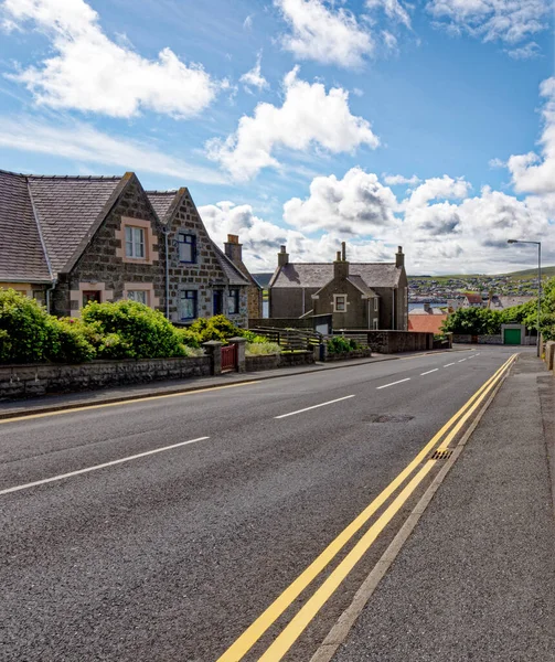 Straßenszene Von Lerwick Town Shetlandinseln Schottland Hauptort Und Hafen Des lizenzfreie Stockfotos