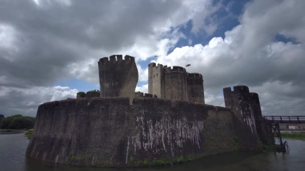 Castillo Caerphilly Una Fortificación Parcialmente Arruinada Que Data Del Siglo — Vídeo de stock