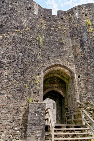 Caerphilly Castle Częściowo Zrujnowana Fortyfikacja Xiii Wieku Caerphilly Mid Glamorgan — Zdjęcie stockowe