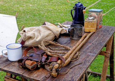 Eski moda silahlar, Raglan Kalesi, Monmothshire, Güney Galler, Birleşik Krallık. 25 Haziran 2023