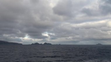 Dalgalı denizde gezinen Cape Horn. Hornos Adası 'ndaki Cape Horn Güney Şili, Güney Amerika' daki Tiera del Fuego takımadasının bir parçasıdır. 01.01.2014