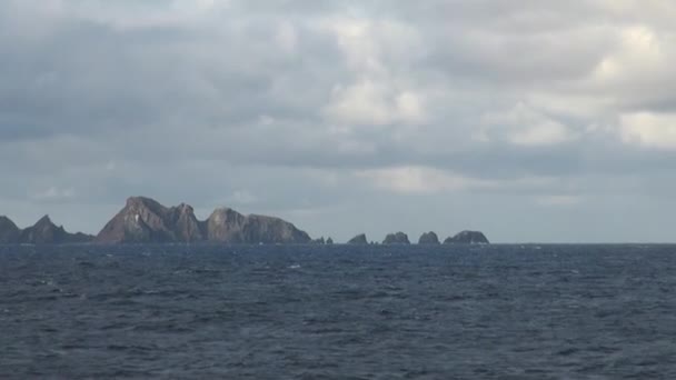 Kryssning Cape Horn Grov Sjö Cape Horn Stenig Punkt Hornos — Stockvideo