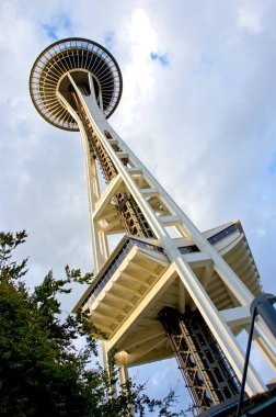 Seattle şehir merkezindeki Seattle Center 'daki Space Needle. Seattle, Washington, Amerika Birleşik Devletleri - 26 Ağustos 2010
