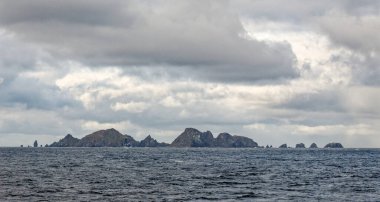 Dalgalı denizde gezinen Cape Horn. Hornos Adası 'ndaki Cape Horn Güney Şili, Güney Amerika' daki Tiera del Fuego takımadasının bir parçasıdır. 01.01.2014