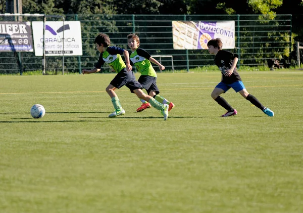 Malé Děti Teenageři Hrají Fotbal Fotbal Sport Alcanena Magistrát Portugalsko — Stock fotografie