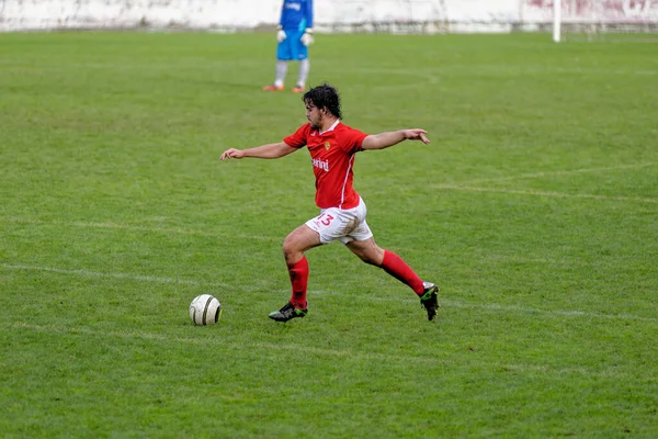 Młodzi Amatorzy Grający Piłkę Nożną Meczu Sportowym Gminie Alcanena Portugalii — Zdjęcie stockowe