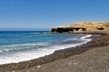 Playa de los Muertos (Ölüler Plajı), siyah bir volkanik kumsal - Ajuy, Pajara, Fuerteventura, Kanarya Adaları, İspanya - 20.09.2023