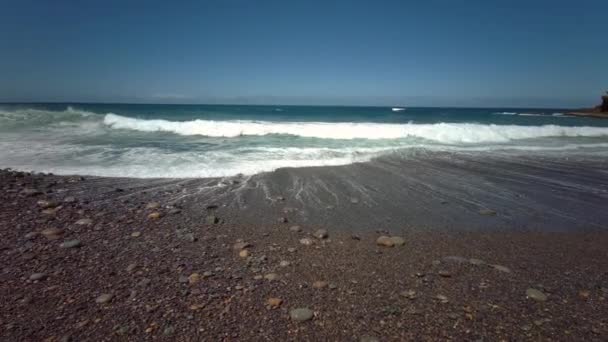 Playa Los Muertos 死亡海滩 黑色火山沙滩 Ajuy Pajara Fuerteventura Canary Islands — 图库视频影像