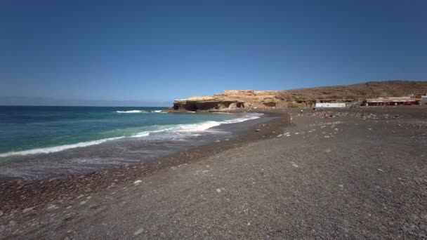Przegląd Playa Los Muertos Czarnej Wulkanicznej Plaży Piaszczystej Ajuy Pajara — Wideo stockowe