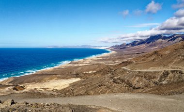 Seyahat Varış Yeri - Güney batı kıyısı manzarası - Playa de Cofete, Jandia yarımadası, Fuerteventura, Kanarya Adaları, İspanya - 21.009.2023