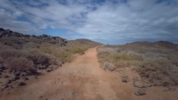 Stopa Přes Typický Měsíc Jako Sopečná Krajina Isota Lobos Ostrov — Stock video