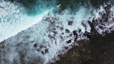 Playa del Mejillon veya Playa del Bajo de la Burra 'nın havadan görünüşü, Patlamış Mısır Plajı - İspanya, Kanarya Adaları, Fuerteventura. 24.09.2023
