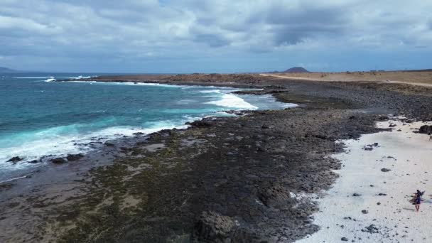 プラヤ メイヨンまたはプラヤ ブルラ Popcorn Beach スペイン カナリア諸島 フェルテベントゥラと呼ばれる の空中ビュー 2023について — ストック動画